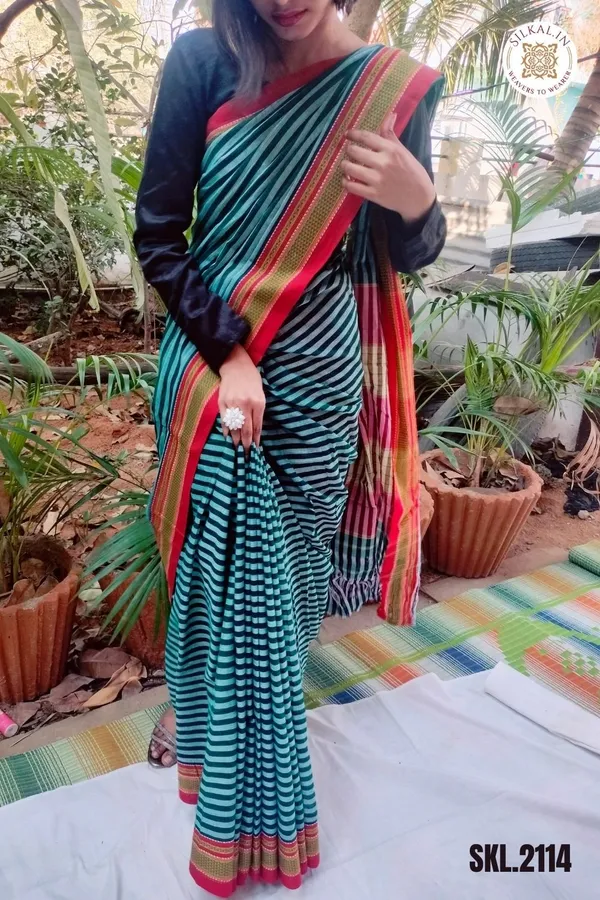 Patteda_Anchu_Stripe_With_Chikki_Paras_Border_Saree_Code-_SKL1253