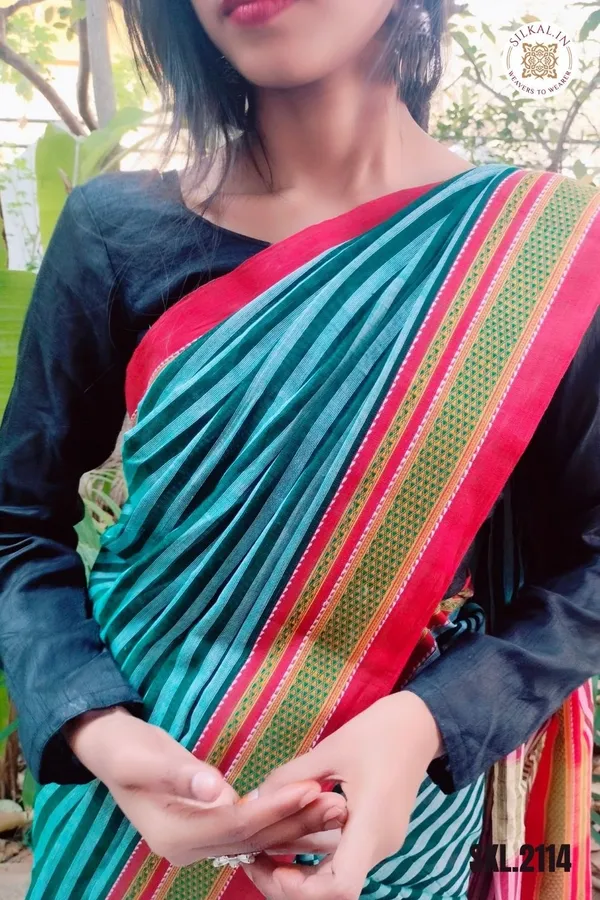 Patteda_Anchu_Stripe_With_Chikki_Paras_Border_Saree_Code-_SKL1253