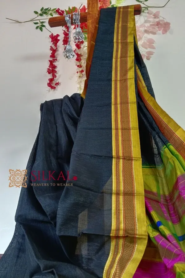 Ilkal_Handloom_Viscose_Cotton_Silk_Chikki_Paras_Border_Saree_Code-_SKL1410