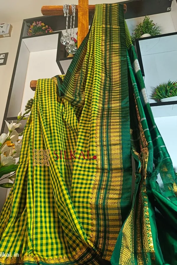 Ilkal_Small_Check_Cotton_Silk_Saree_Code-_SKL1037
