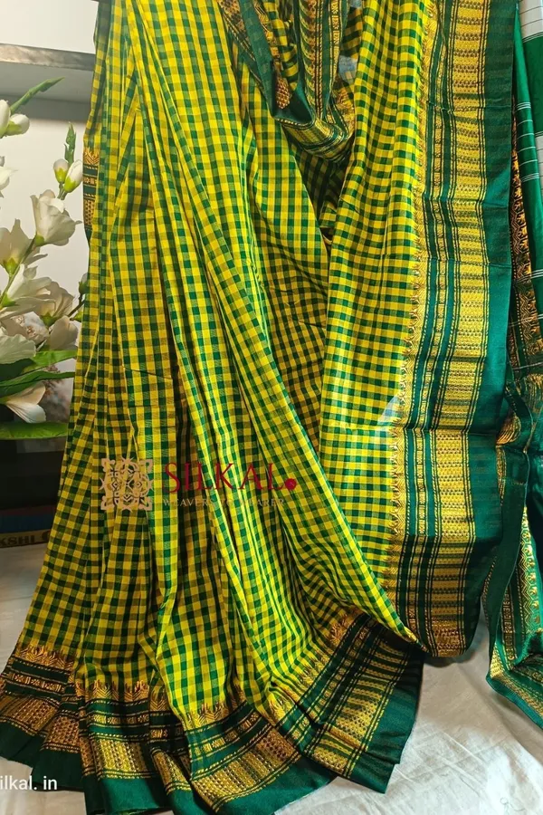 Ilkal_Small_Check_Cotton_Silk_Saree_Code-_SKL1037