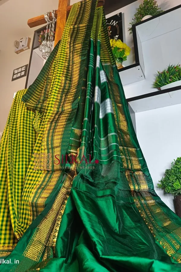 Ilkal_Small_Check_Cotton_Silk_Saree_Code-_SKL1037