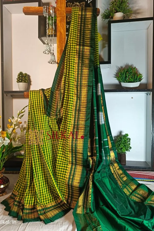 Ilkal_Small_Check_Cotton_Silk_Saree_Code-_SKL1037