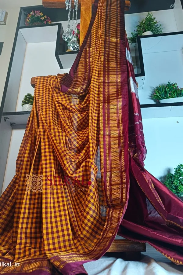 Ilkal_Small_Check_Cotton_Silk_Saree_Saree_Code-_SKL1122