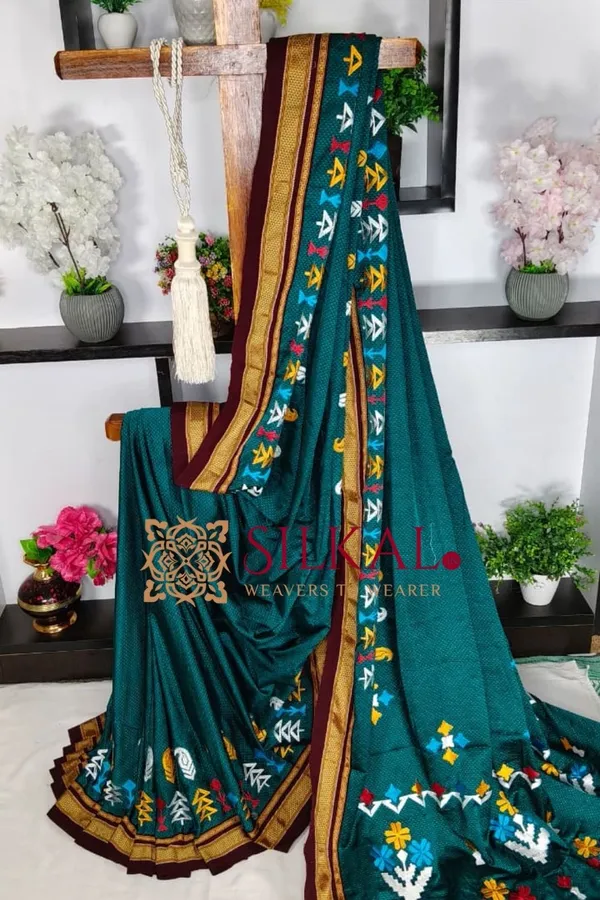 Traditional_Khun_Kasuti_Saree_SKL03928