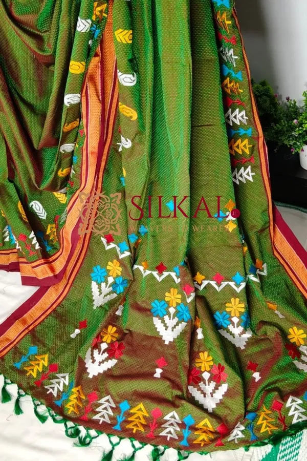 Traditional_Khun_Kasuti_Saree_SKL03930