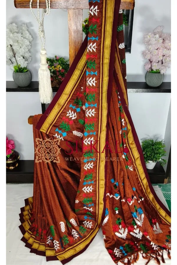 Traditional_Khun_Kasuti_Saree_SKL03931