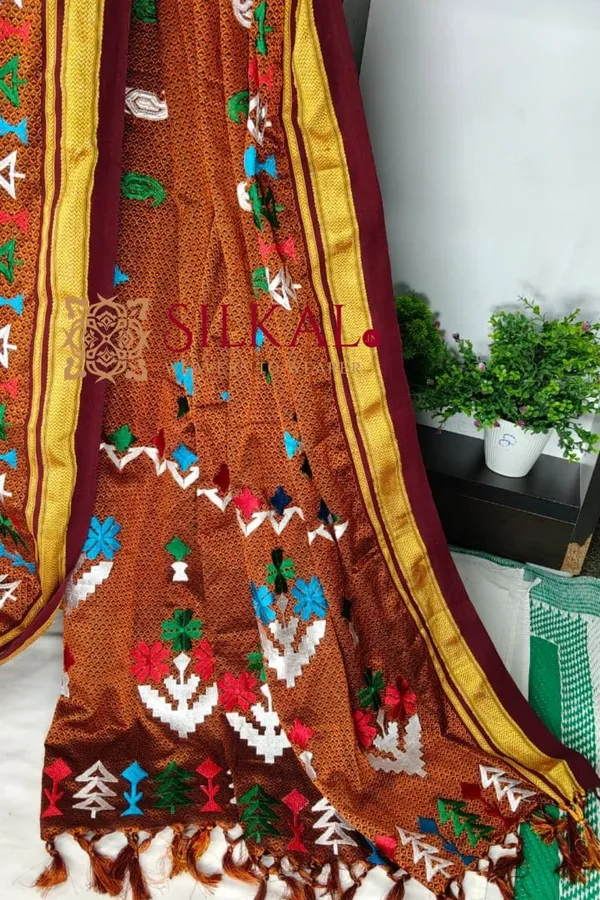 Traditional_Khun_Kasuti_Saree_SKL03931