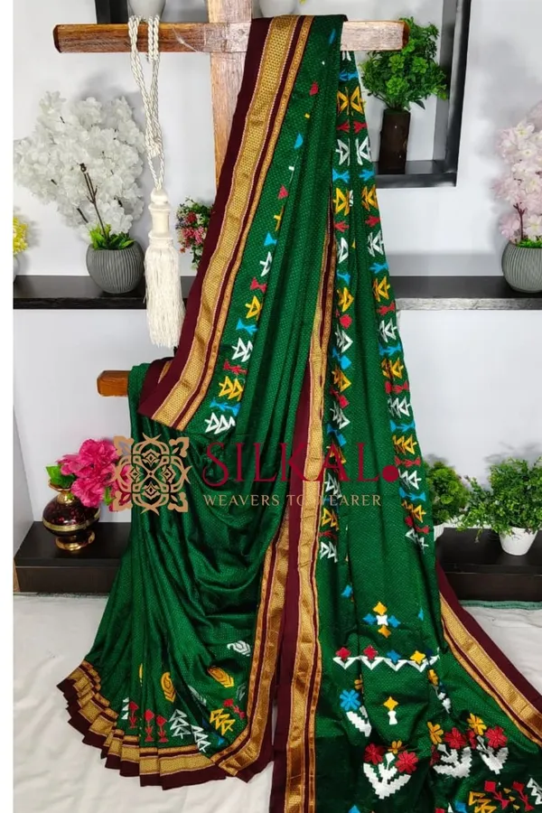 Traditional_Khun_Kasuti_Saree_SKL03933