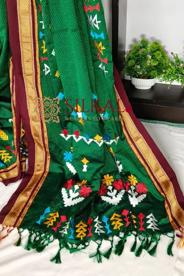 Traditional_Khun_Kasuti_Saree_SKL03933