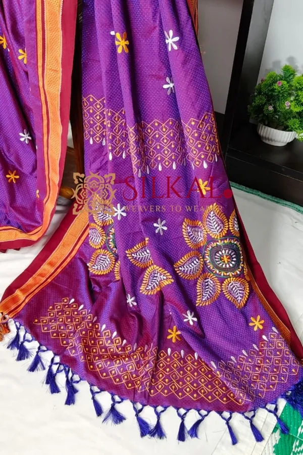 Traditional_Khun_Kasuti_Saree_SKL03935