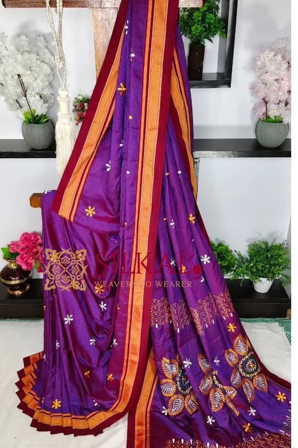 Traditional_Khun_Kasuti_Saree_SKL03935