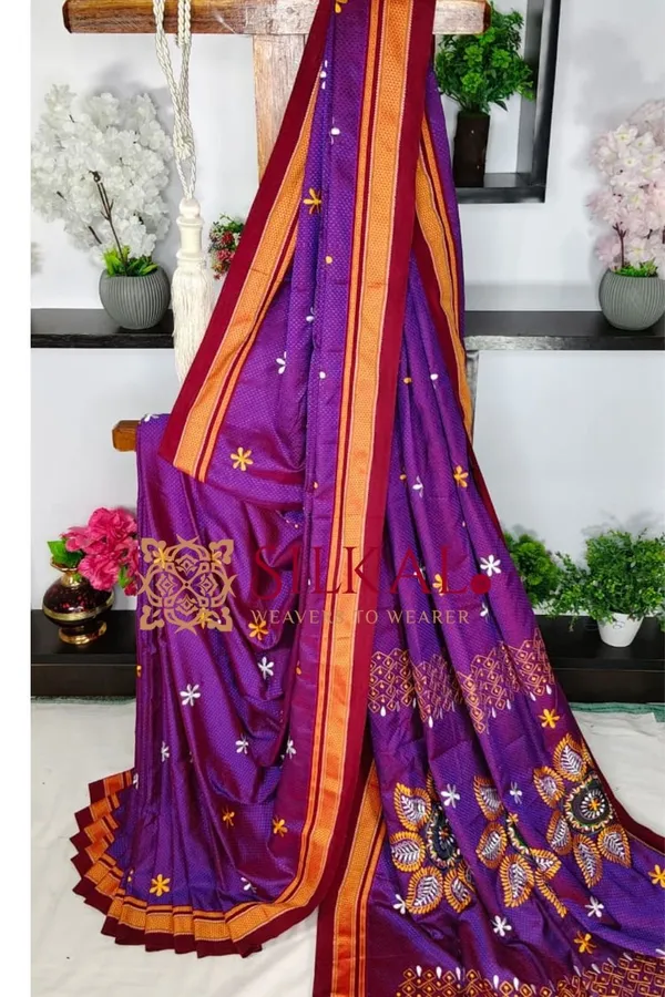 Traditional_Khun_Kasuti_Saree_SKL03935
