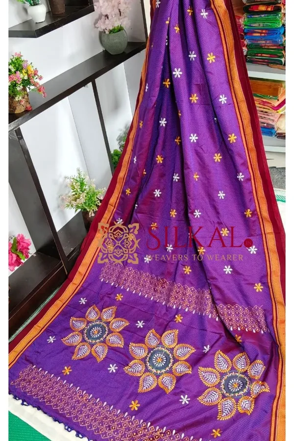 Traditional_Khun_Kasuti_Saree_SKL03935