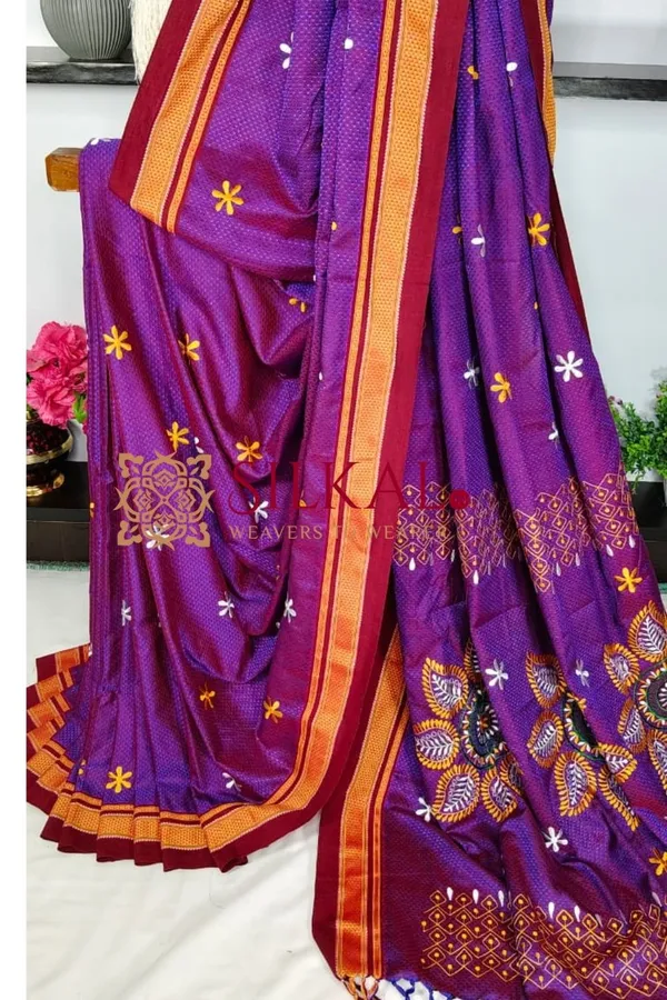 Traditional_Khun_Kasuti_Saree_SKL03935