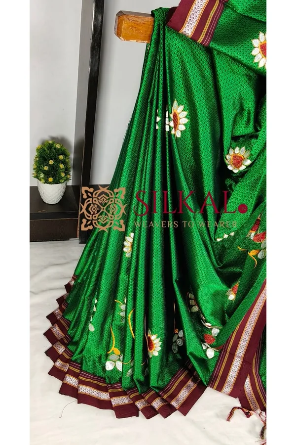 Traditional_Khun_Kasuti_Saree_SKL04085