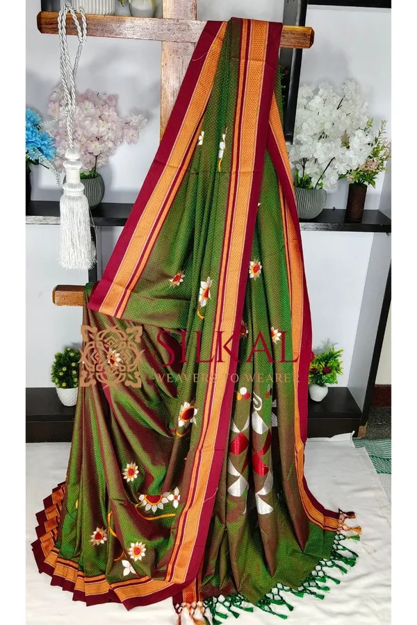 Traditional_Khun_Kasuti_Saree_SKL04086