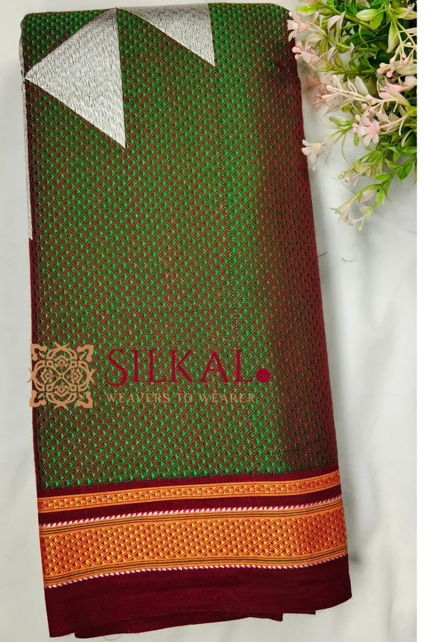 Traditional_Khun_Kasuti_Saree_SKL04086