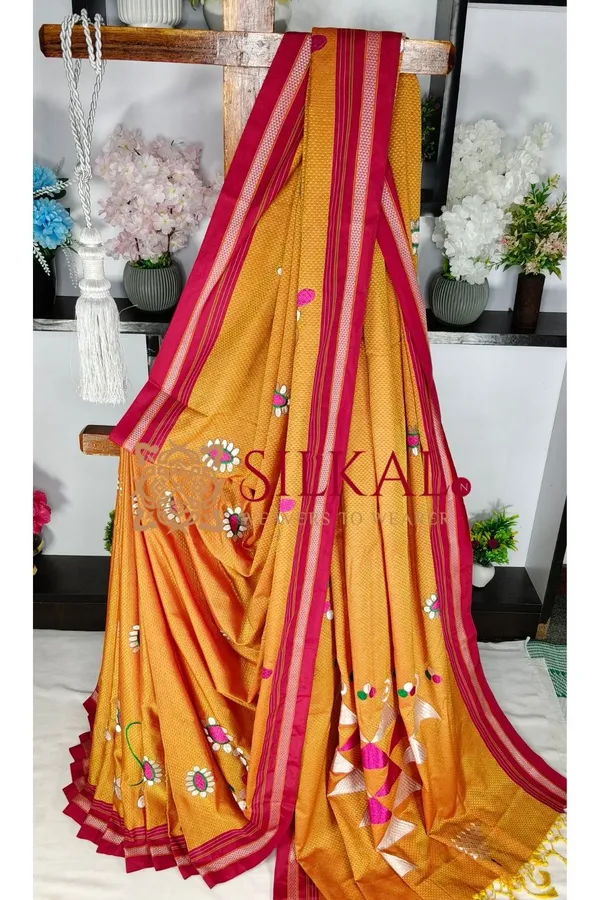 Traditional_Khun_Kasuti_Saree_SKL04089