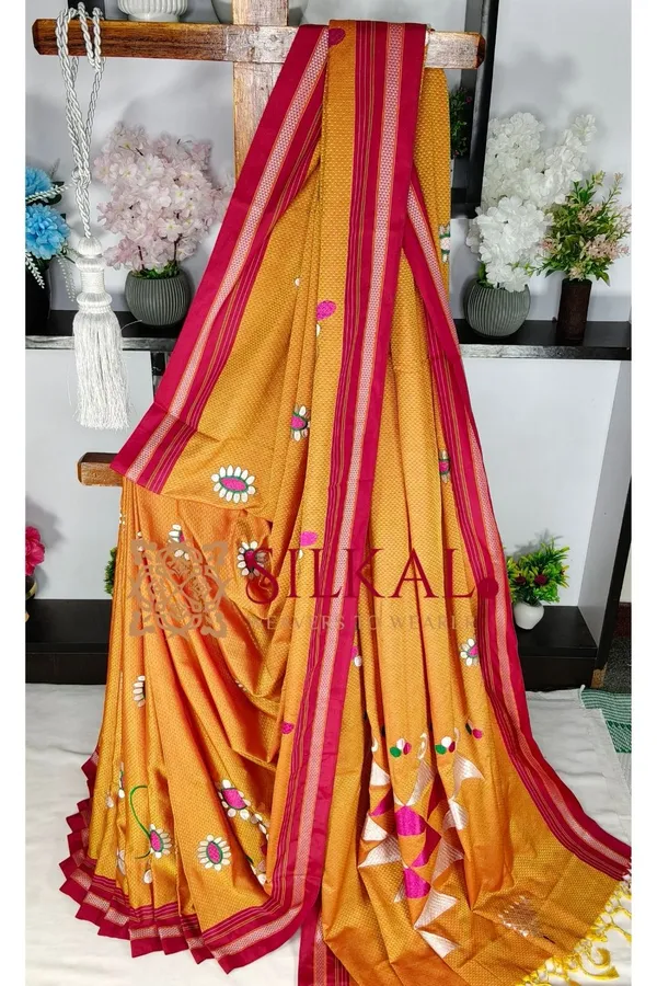 Traditional_Khun_Kasuti_Saree_SKL04089