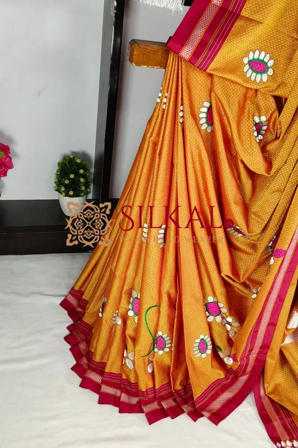 Traditional_Khun_Kasuti_Saree_SKL04089