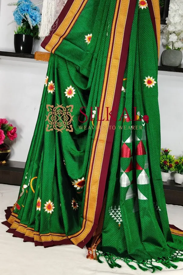 Traditional_Khun_Kasuti_Saree_SKL04093