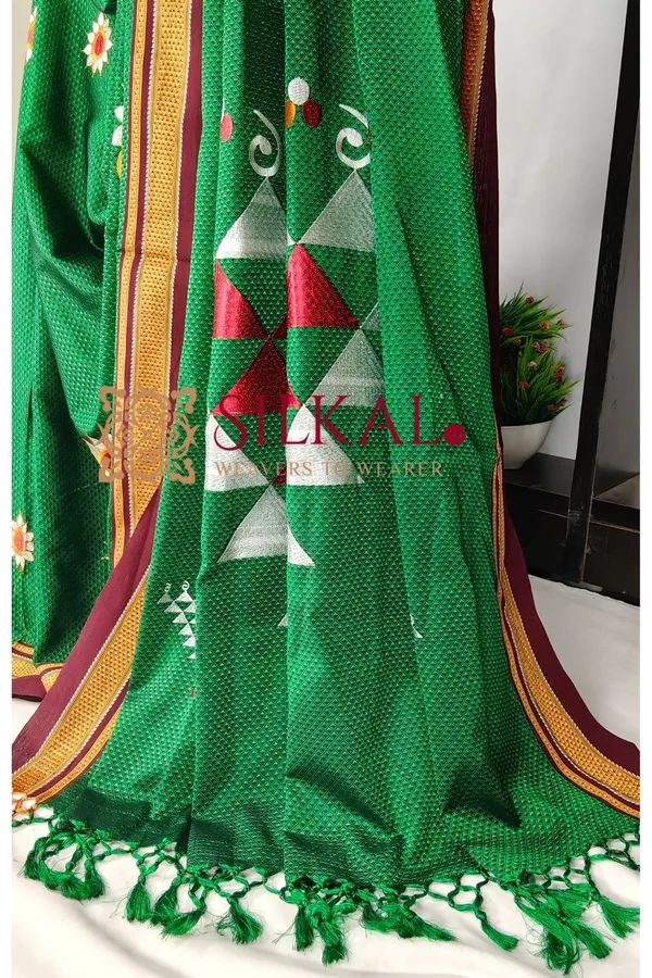 Traditional_Khun_Kasuti_Saree_SKL04093