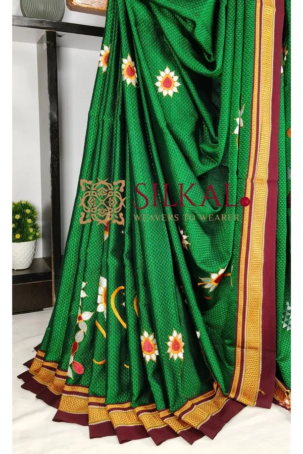 Traditional_Khun_Kasuti_Saree_SKL04093