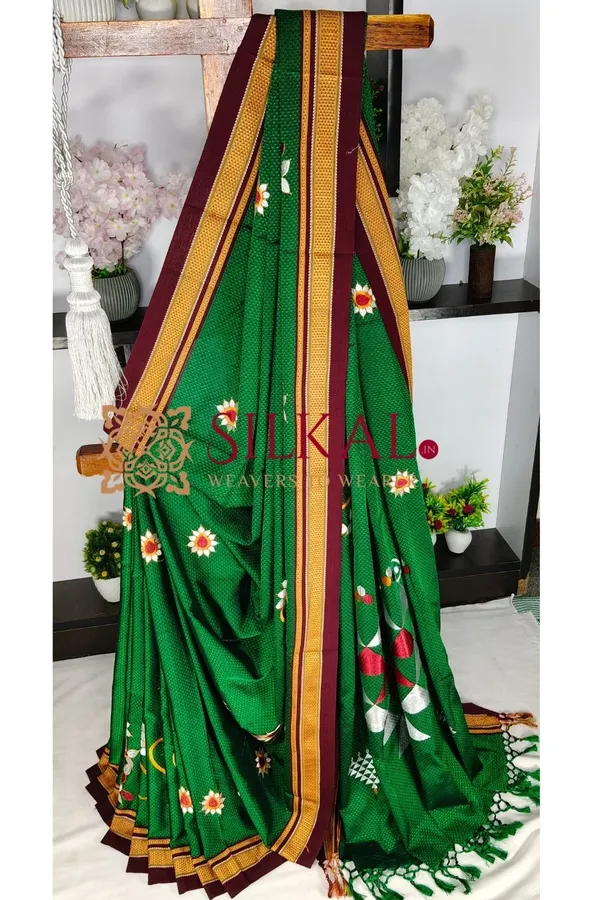 Traditional_Khun_Kasuti_Saree_SKL04093