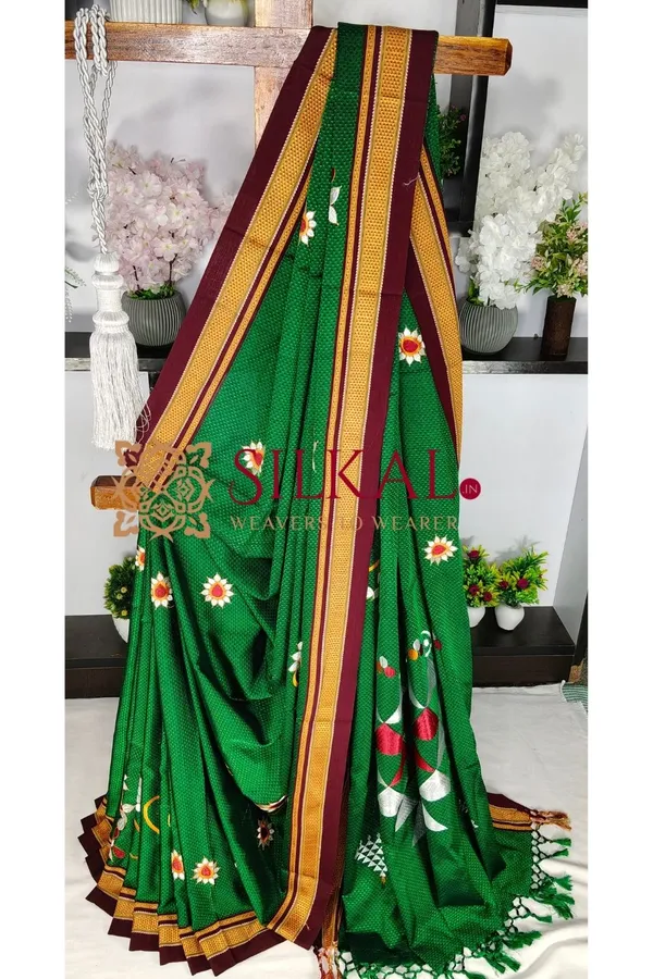 Traditional_Khun_Kasuti_Saree_SKL04093