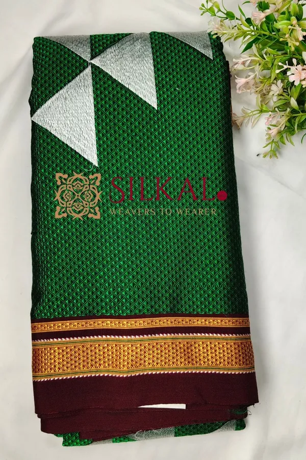 Traditional_Khun_Kasuti_Saree_SKL04093