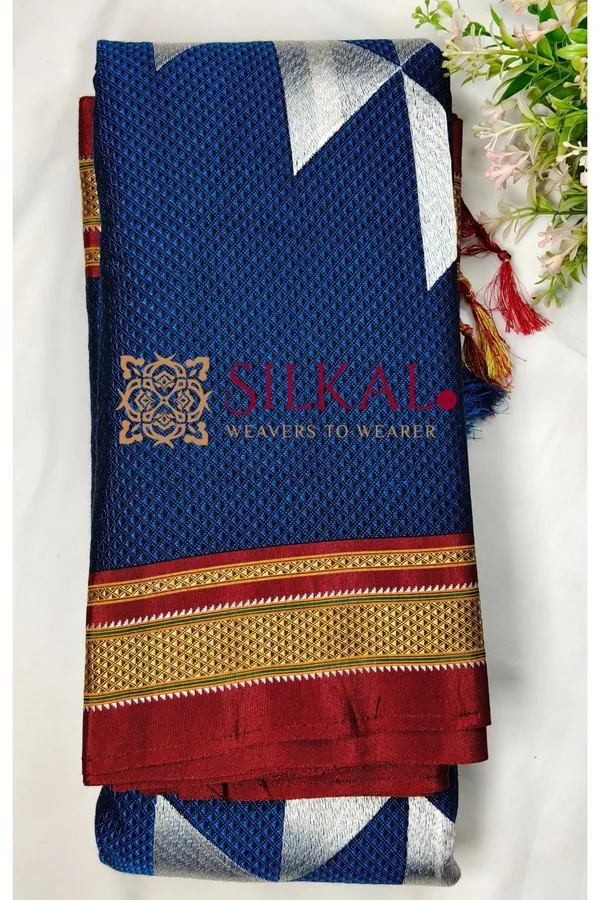 Traditional_Khun_Kasuti_Saree_SKL04094