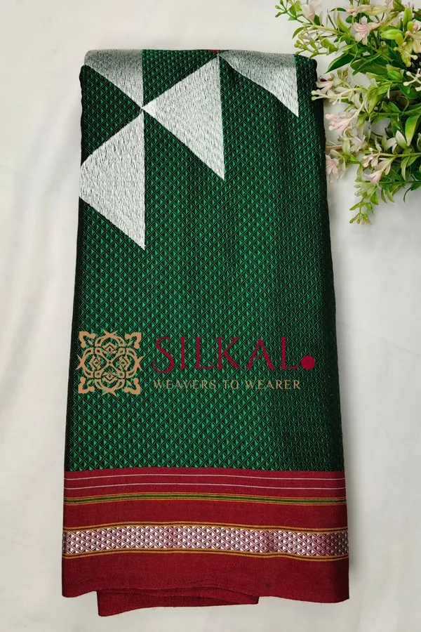 Traditional_Khun_Kasuti_Saree_SKL04095