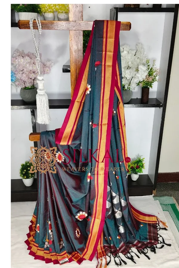Traditional_Khun_Kasuti_Saree_SKL04099