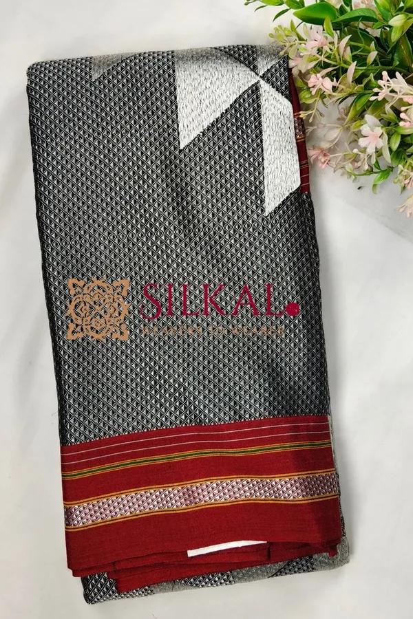 Traditional_Khun_Kasuti_Saree_SKL04107