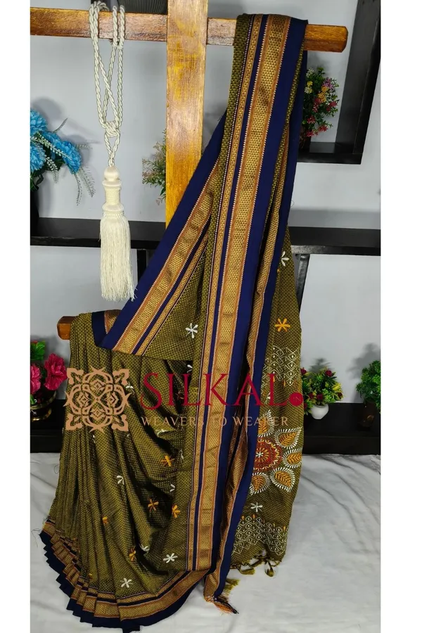 Traditional_Khun_Kasuti_Saree_SKL04259