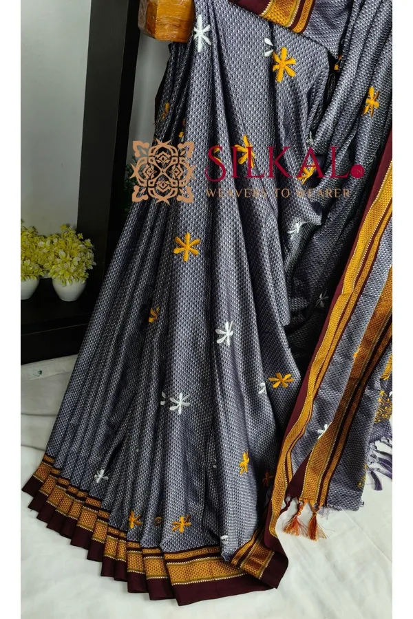 Traditional_Khun_Kasuti_Saree_SKL04260