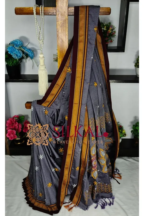 Traditional_Khun_Kasuti_Saree_SKL04260