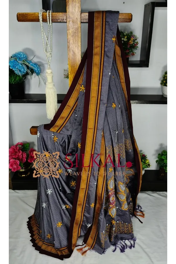 Traditional_Khun_Kasuti_Saree_SKL04260