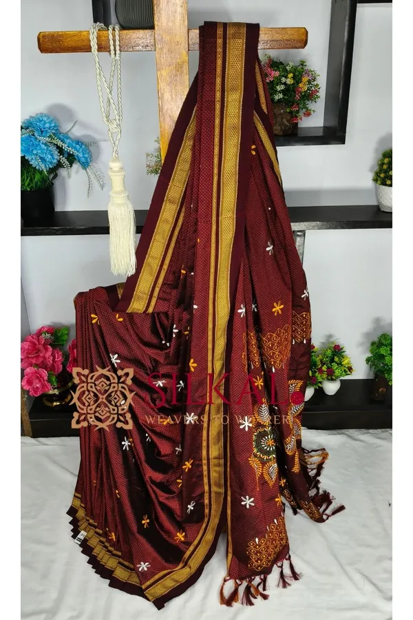 Traditional_Khun_Kasuti_Saree_SKL04261