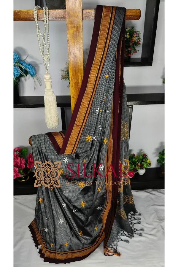 Traditional_Khun_Kasuti_Saree_SKL04262