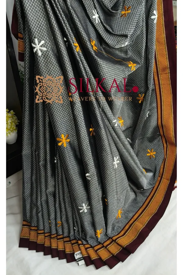 Traditional_Khun_Kasuti_Saree_SKL04262