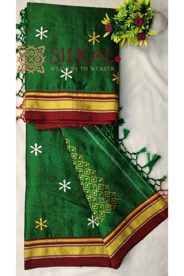 Traditional_Khun_Kasuti_Saree_SKL04263