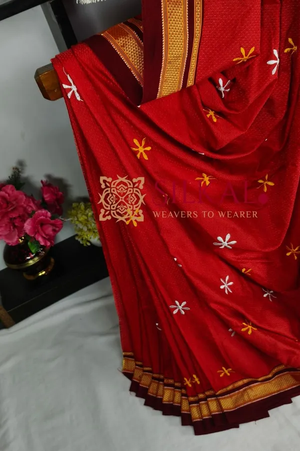 Traditional_Khun_Kasuti_Saree_SKL04264