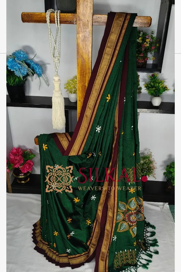 Traditional_Khun_Kasuti_Saree_SKL04265