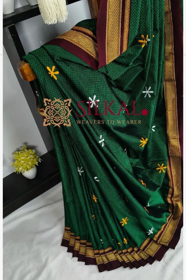 Traditional_Khun_Kasuti_Saree_SKL04265