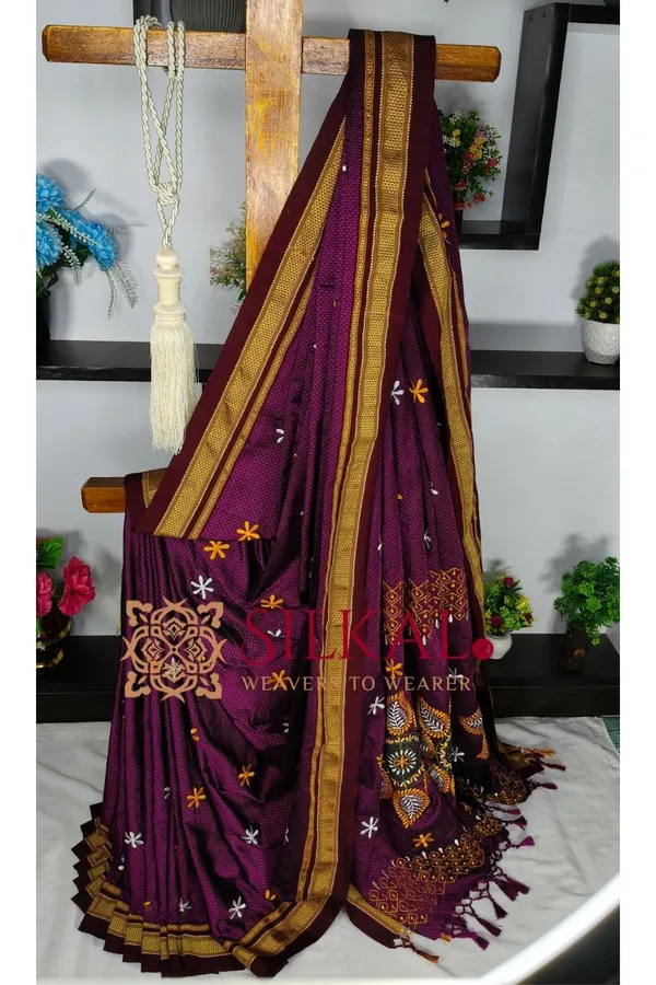 Traditional_Khun_Kasuti_Saree_SKL04266