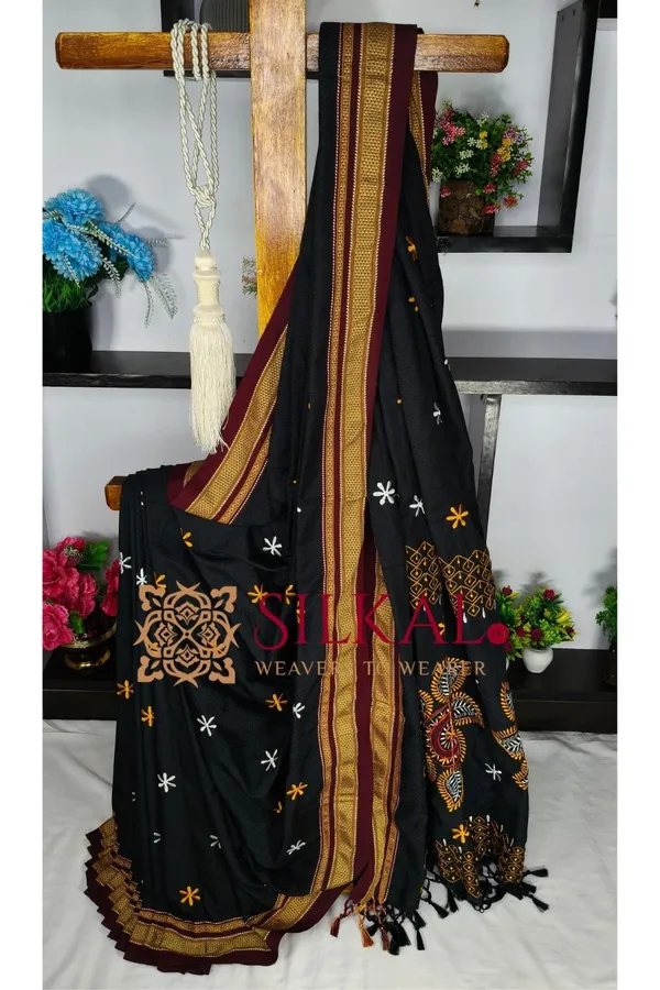 Traditional_Khun_Kasuti_Saree_SKL04267