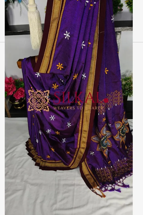 Traditional_Khun_Kasuti_Saree_SKL04268