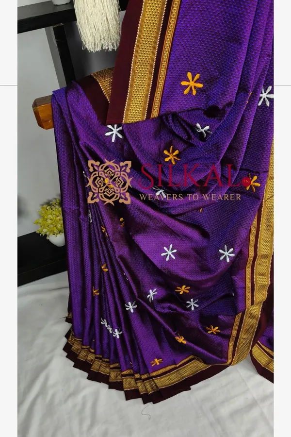 Traditional_Khun_Kasuti_Saree_SKL04268